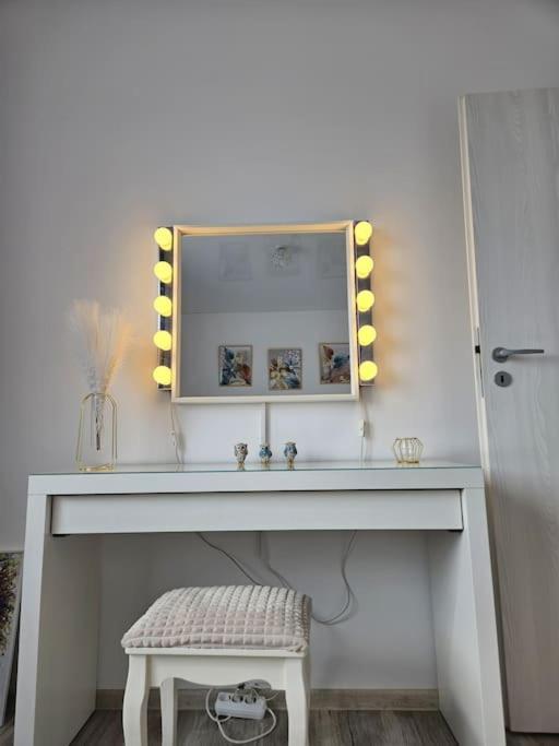 Cozy Sorada 1 Apartment Bragadiru Екстериор снимка