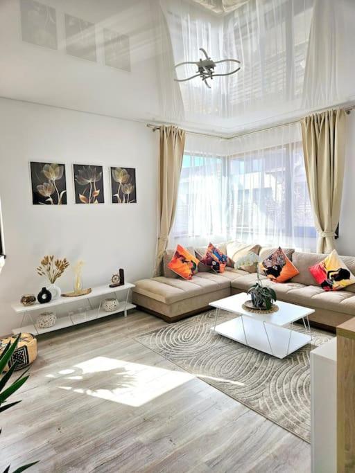 Cozy Sorada 1 Apartment Bragadiru Екстериор снимка